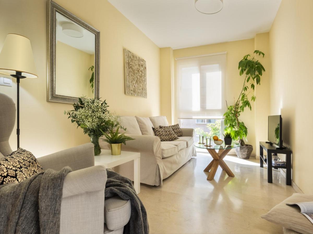 Misterhost San Bernardo Jardines De Murillo Seville Ngoại thất bức ảnh