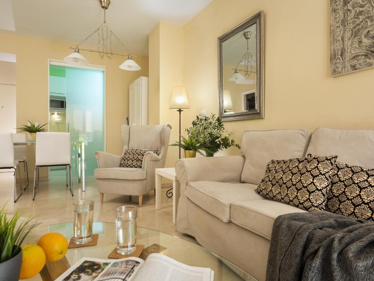 Misterhost San Bernardo Jardines De Murillo Seville Ngoại thất bức ảnh